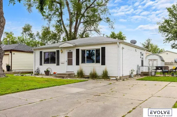 7309 Joseph Avenue, La Vista, NE 68128