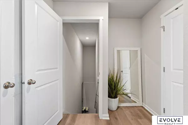 11602 Sunburst Drive, Papillion, NE 68046