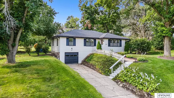 8535 Cuming Street, Omaha, NE 68114