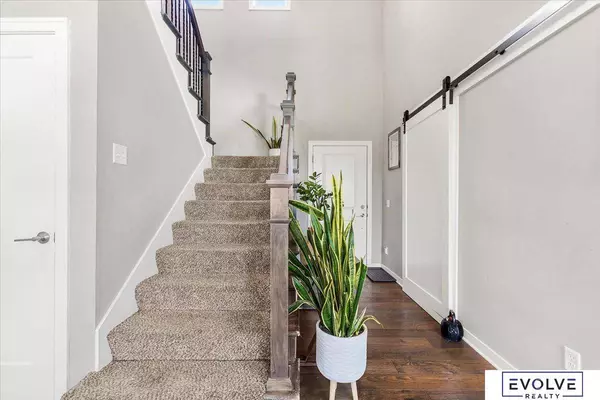 11105 Edgewater Drive, Papillion, NE 68046