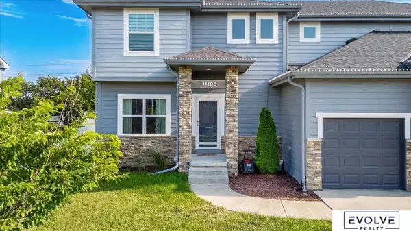 11105 Edgewater Drive, Papillion, NE 68046