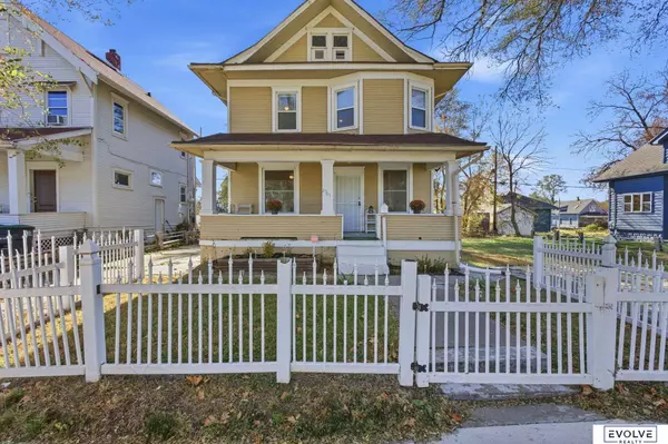 2561 Pinkney Street, Omaha, NE 68111-0000