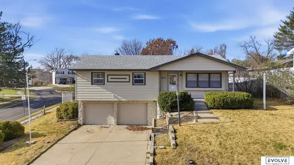 7416 S 85th Street, La Vista, NE 68128