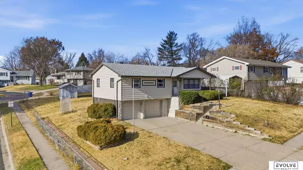 7416 S 85th Street, La Vista, NE 68128