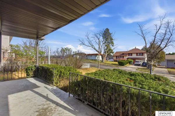 7416 S 85th Street, La Vista, NE 68128