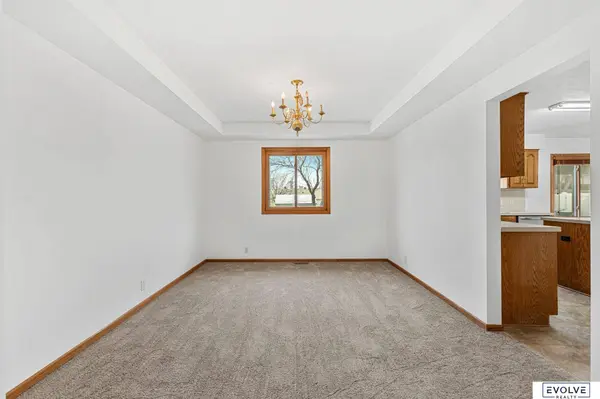 10102 S 14 Street, Bellevue, NE 68123