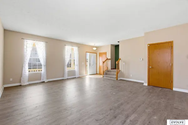 10714 King Street, Omaha, NE 68122