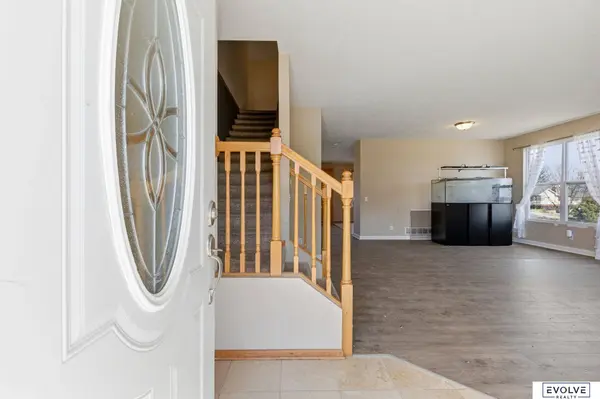 10714 King Street, Omaha, NE 68122