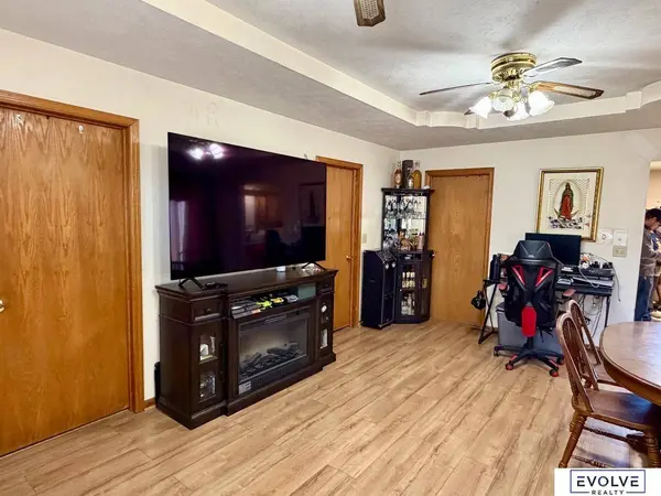 2444 E AVE, Council Bluffs, IA 51501