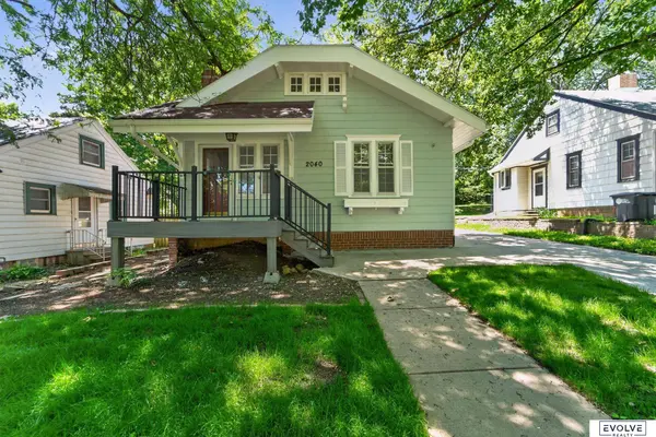 2040 N 50Th ST, Omaha, NE 68104