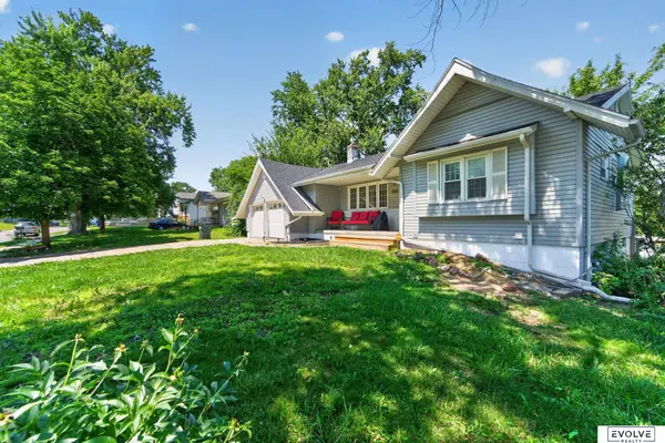 7141 Wood Lane DR, La Vista, NE 68128