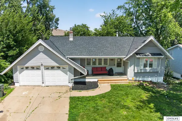 7141 Wood Lane DR, La Vista, NE 68128