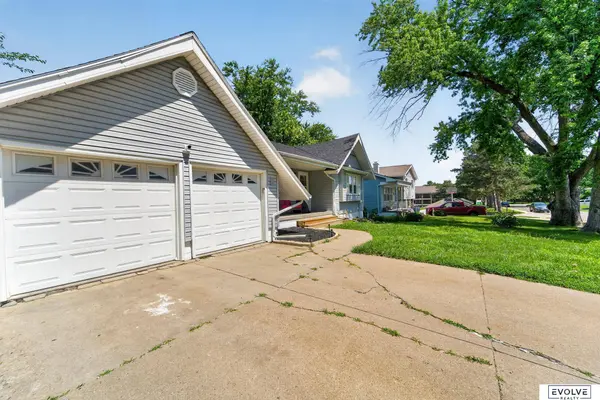 7141 Wood Lane DR, La Vista, NE 68128