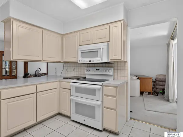 1724 N 107Th AVE, Omaha, NE 68114