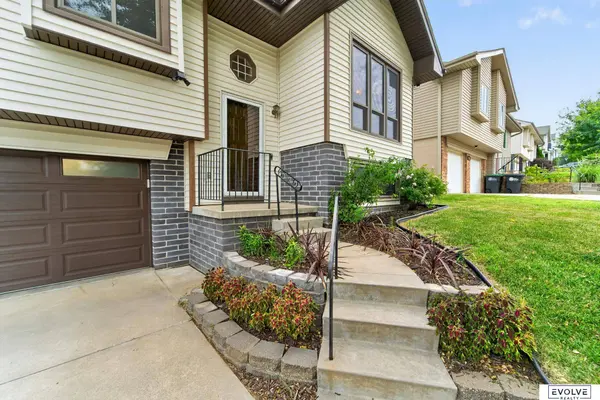 8030 Bauman AVE, Omaha, NE 68122