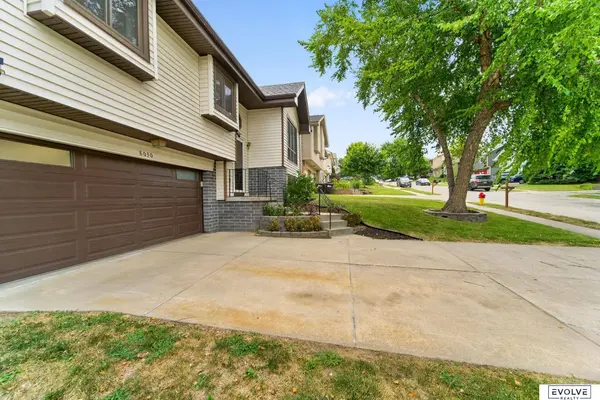8030 Bauman AVE, Omaha, NE 68122