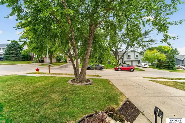 8030 Bauman AVE, Omaha, NE 68122