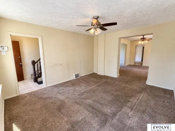4522 Izard ST, Omaha, NE 68132