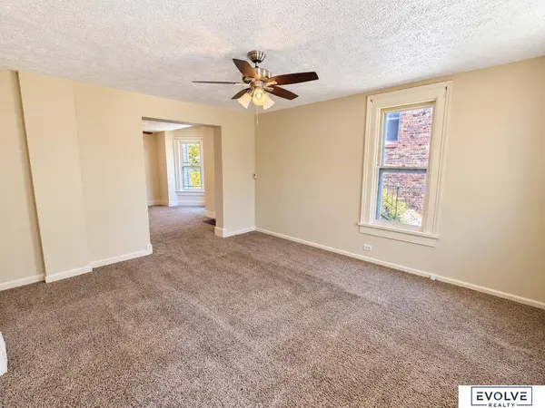 4522 Izard ST, Omaha, NE 68132