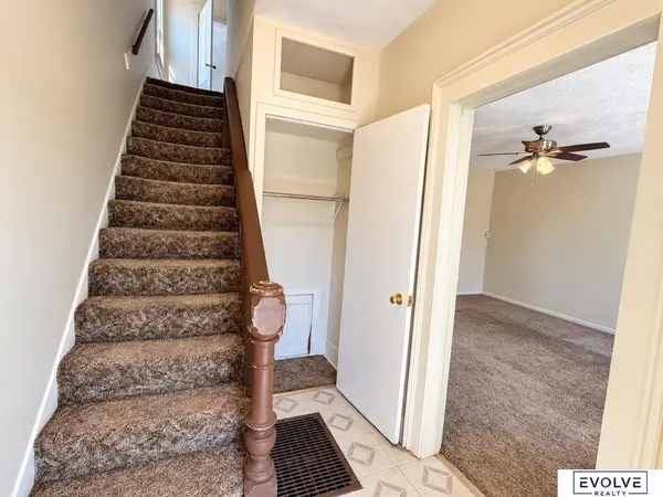 4522 Izard ST, Omaha, NE 68132