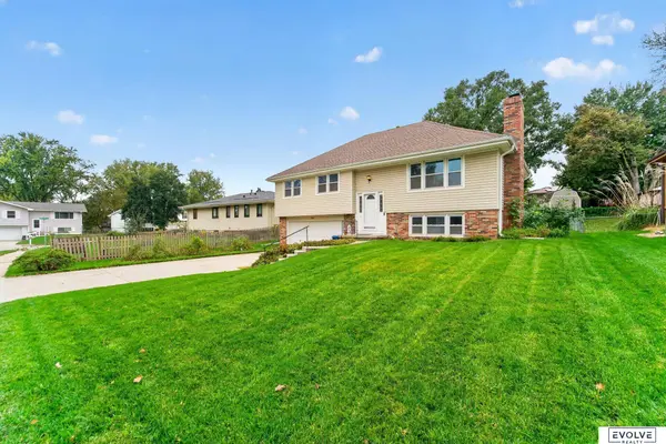 6324 S 74Th ST, Ralston, NE 68127