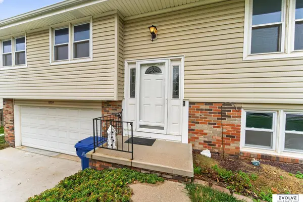 6324 S 74Th ST, Ralston, NE 68127