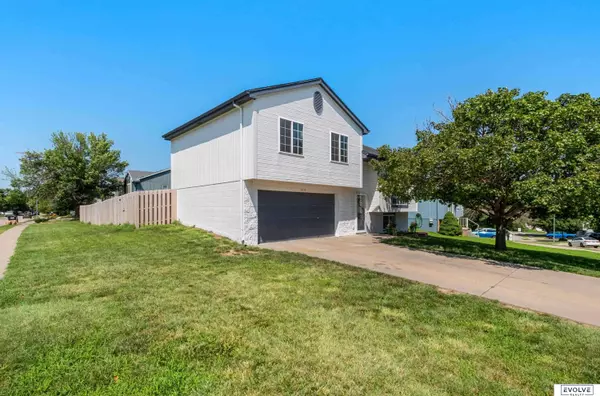 19114 T Street, Omaha, NE 68135