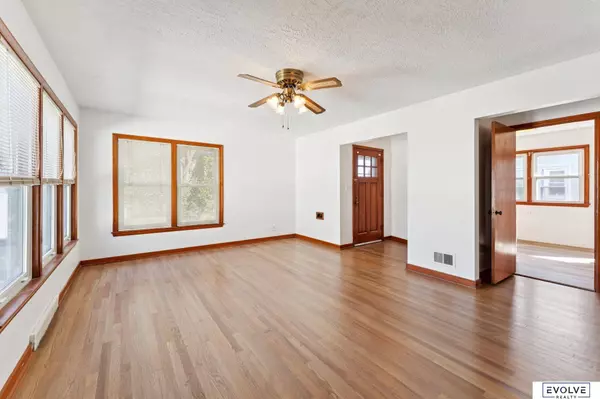 4106 S 40th Avenue, Omaha, NE 68107