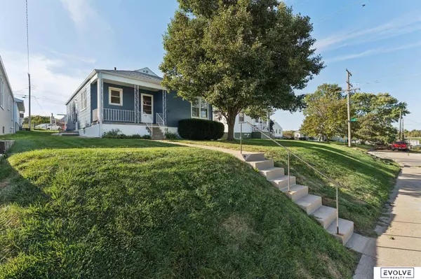 4106 S 40th Avenue, Omaha, NE 68107