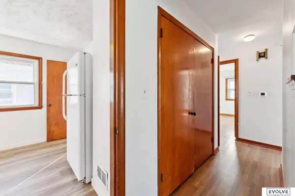 4106 S 40th Avenue, Omaha, NE 68107