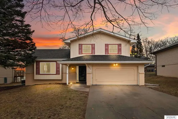 2804 Greensboro Avenue, Bellevue, NE 68005