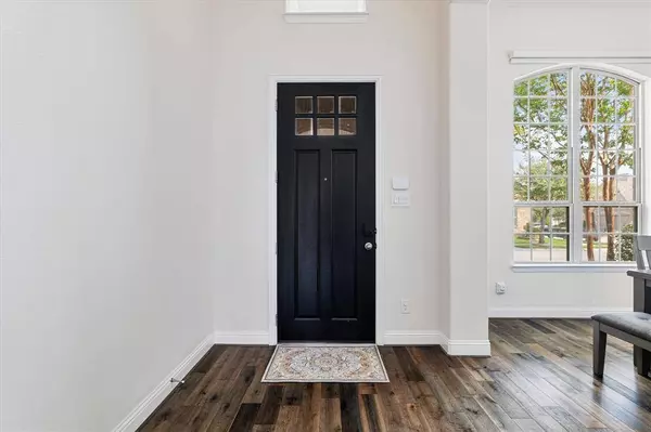 5028 Amande Avenue, Lewisville, TX 75056