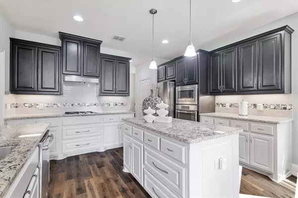 5028 Amande Avenue, Lewisville, TX 75056