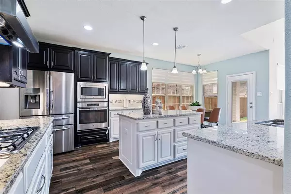 5028 Amande Avenue, Lewisville, TX 75056