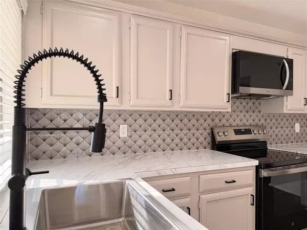 6509 Alta Oaks Drive, Garland, TX 75043