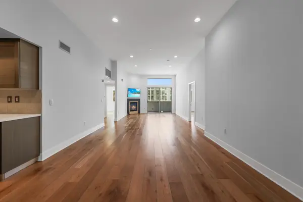 7133 Hawthorn Ave #PH6, Los Angeles, CA 90046-3275