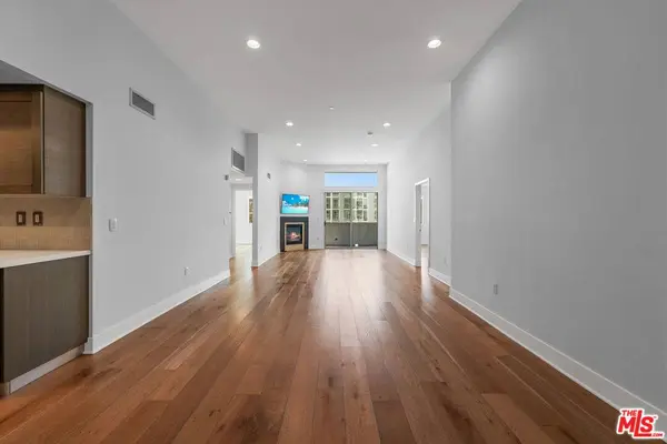 7133 Hawthorn AVE #PH6, Los Angeles, CA 90046