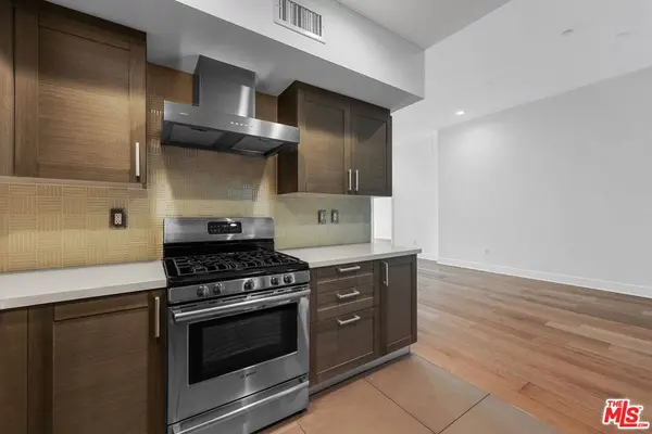7133 Hawthorn AVE #PH6, Los Angeles, CA 90046