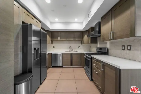 7133 Hawthorn AVE #PH6, Los Angeles, CA 90046