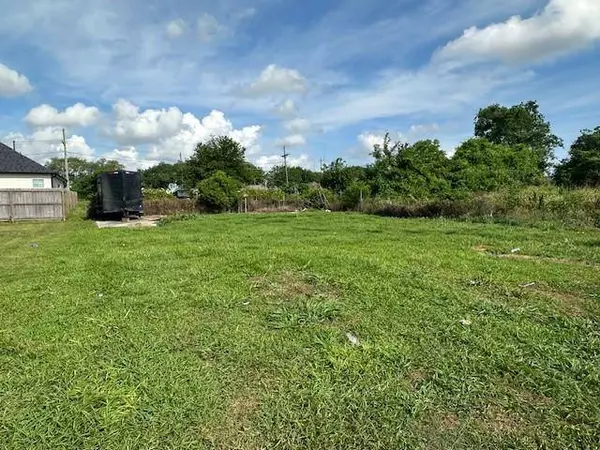 2316 WALKERS LN, Meraux, LA 70075