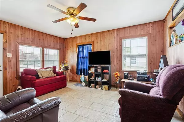 3144 CLAIRE AVE, Gretna, LA 70053