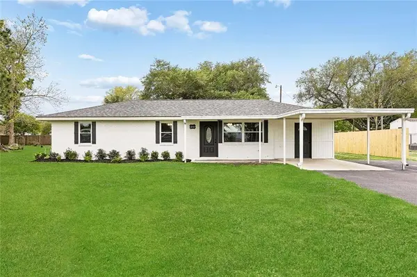 210 MARK DR, Des Allemands, LA 70030