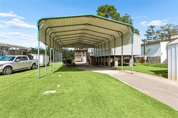 19191 RIVER BEND RD, Maurepas, LA 70449