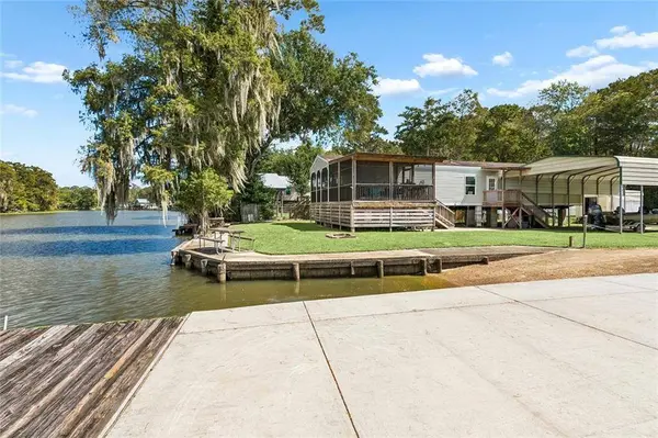 19191 RIVER BEND RD, Maurepas, LA 70449