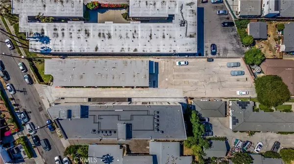 6045 Hazelhurst PL, North Hollywood, CA 91606