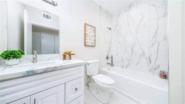 17154 CHATSWORTH ST #2, Granada Hills, CA 91344