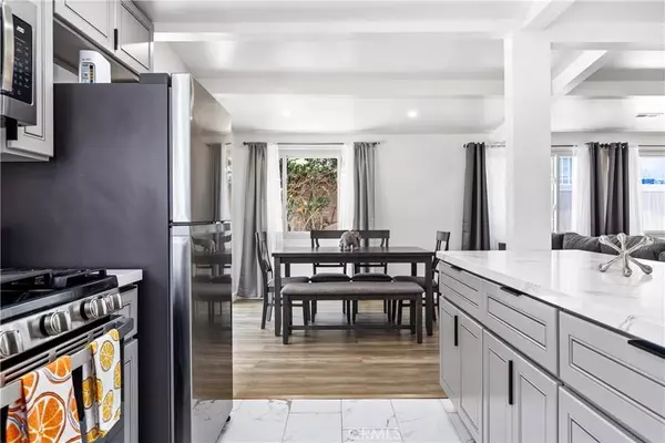 6535 Mary Ellen AVE, Valley Glen, CA 91401