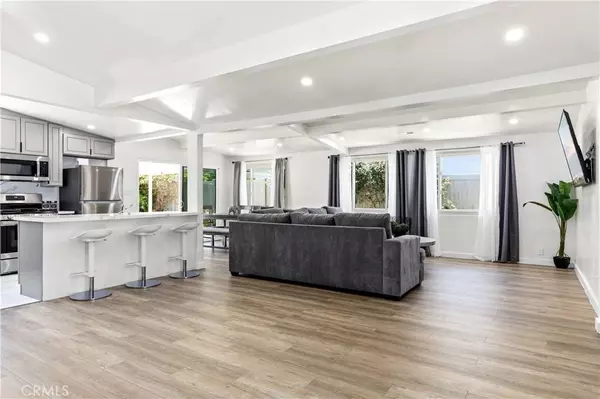 6535 Mary Ellen AVE, Valley Glen, CA 91401