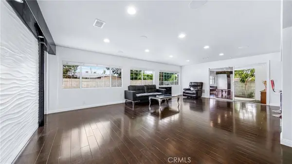 7938 Ventura Canyon AVE, Panorama City, CA 91402