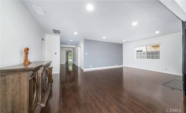7938 Ventura Canyon AVE, Panorama City, CA 91402